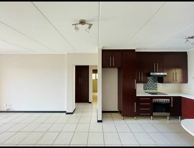 2 BEDROOM APARTMENT RENTED IN SUNNINGHILL